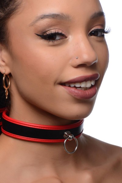 Halsband mit O-Ring schwarz/rot