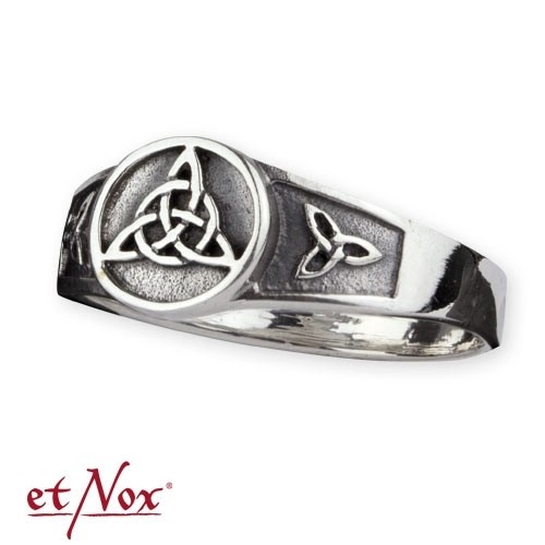 Ring mit keltischen Symbol